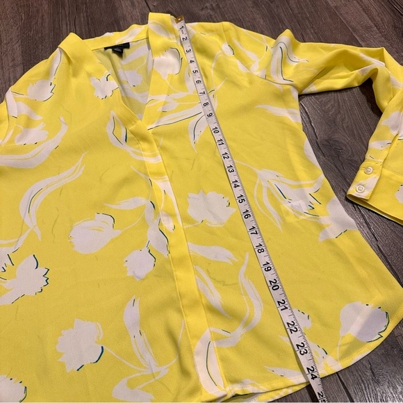 Halogen Yellow Floral Print Blouse V-Neck Button Front Long Sleeve Career Office - Picture 7 of 9
